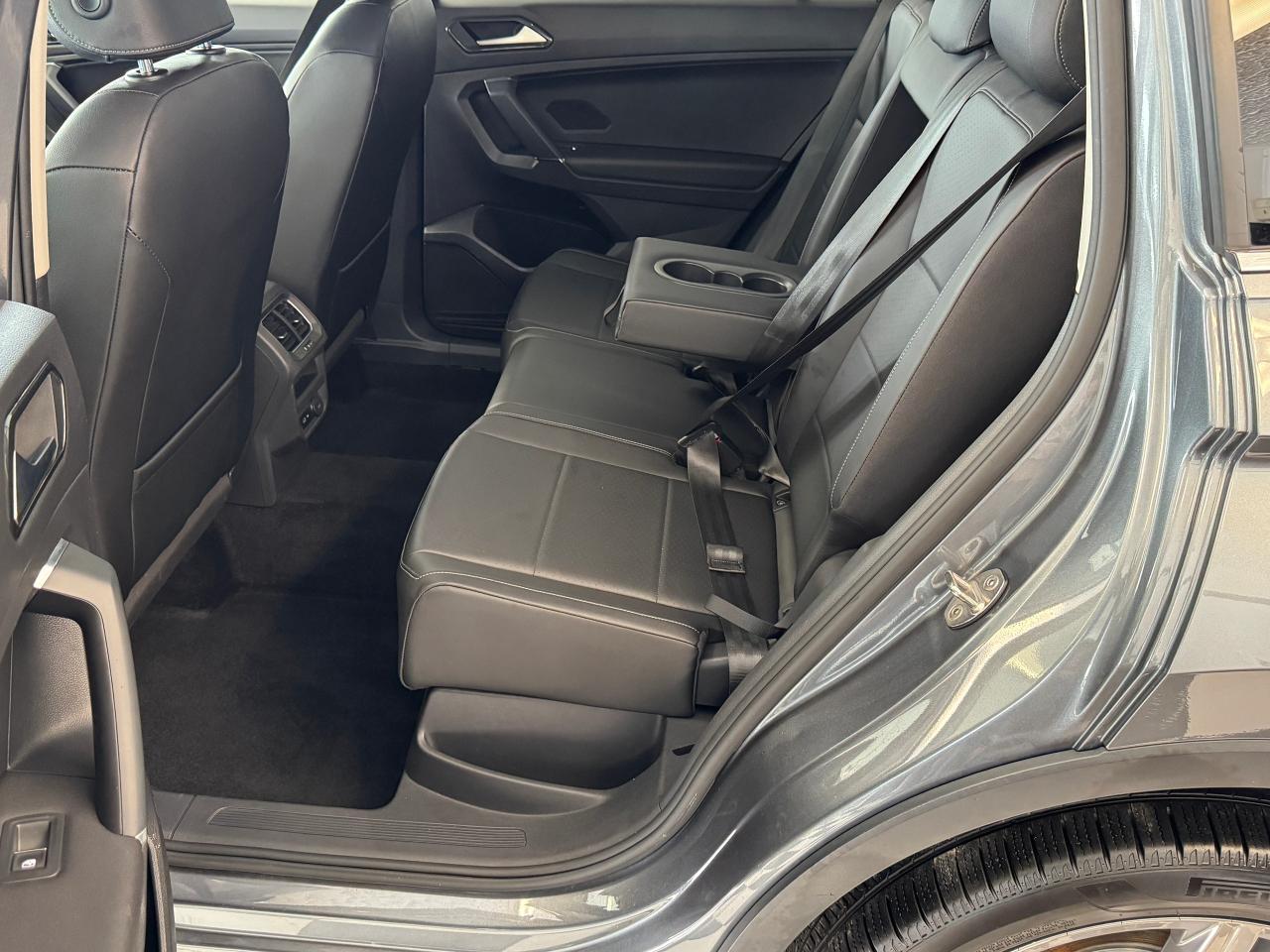 2018 Volkswagen Tiguan Comfortline AWD+ApplePlay+Blind Spot+HeatedLeather Photo24