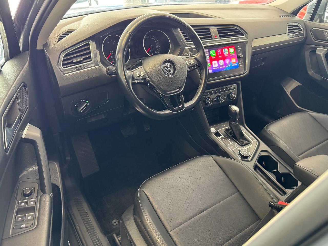 2018 Volkswagen Tiguan Comfortline AWD+ApplePlay+Blind Spot+HeatedLeather Photo18