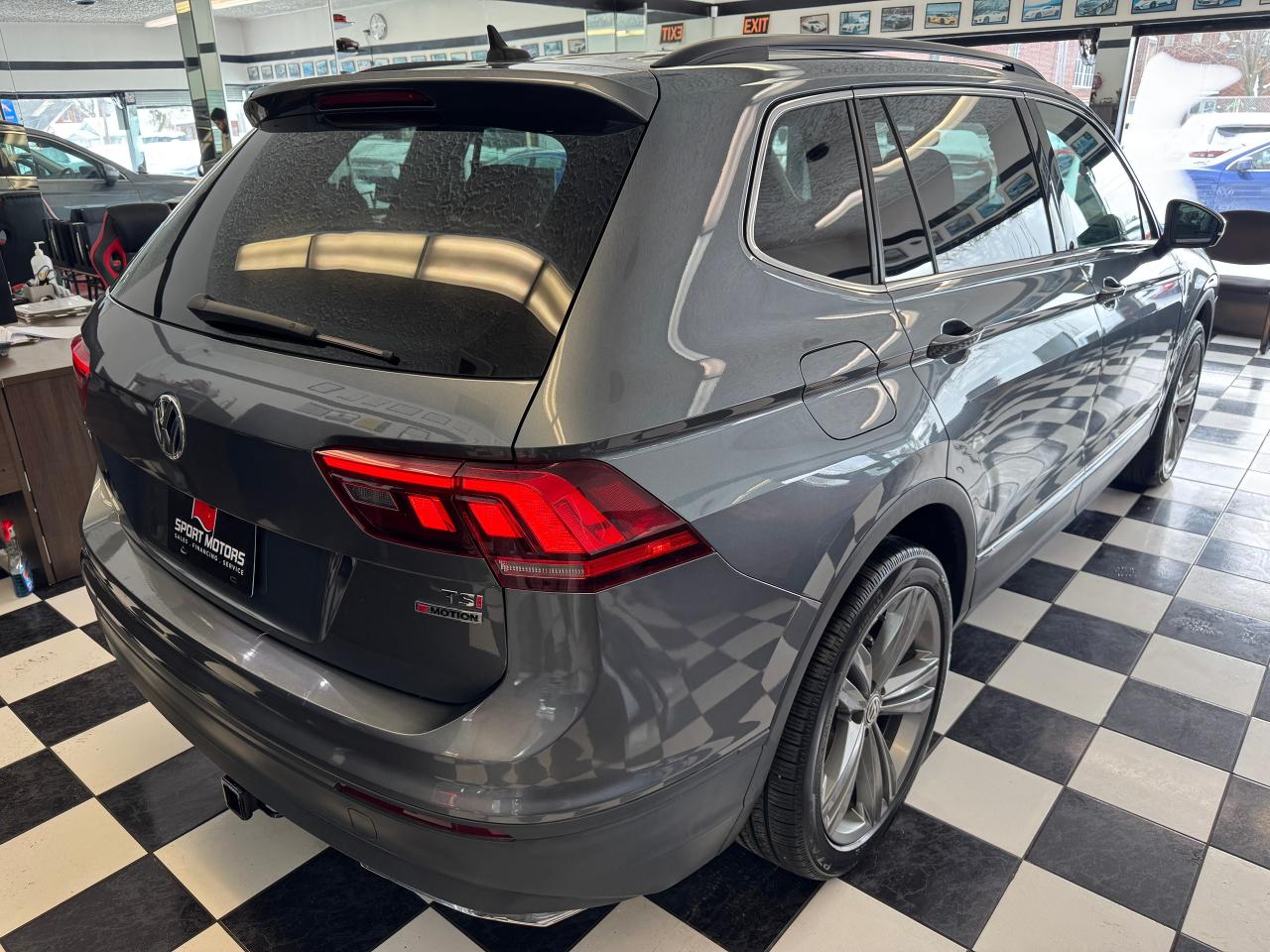 2018 Volkswagen Tiguan Comfortline AWD+ApplePlay+Blind Spot+HeatedLeather - Photo #7