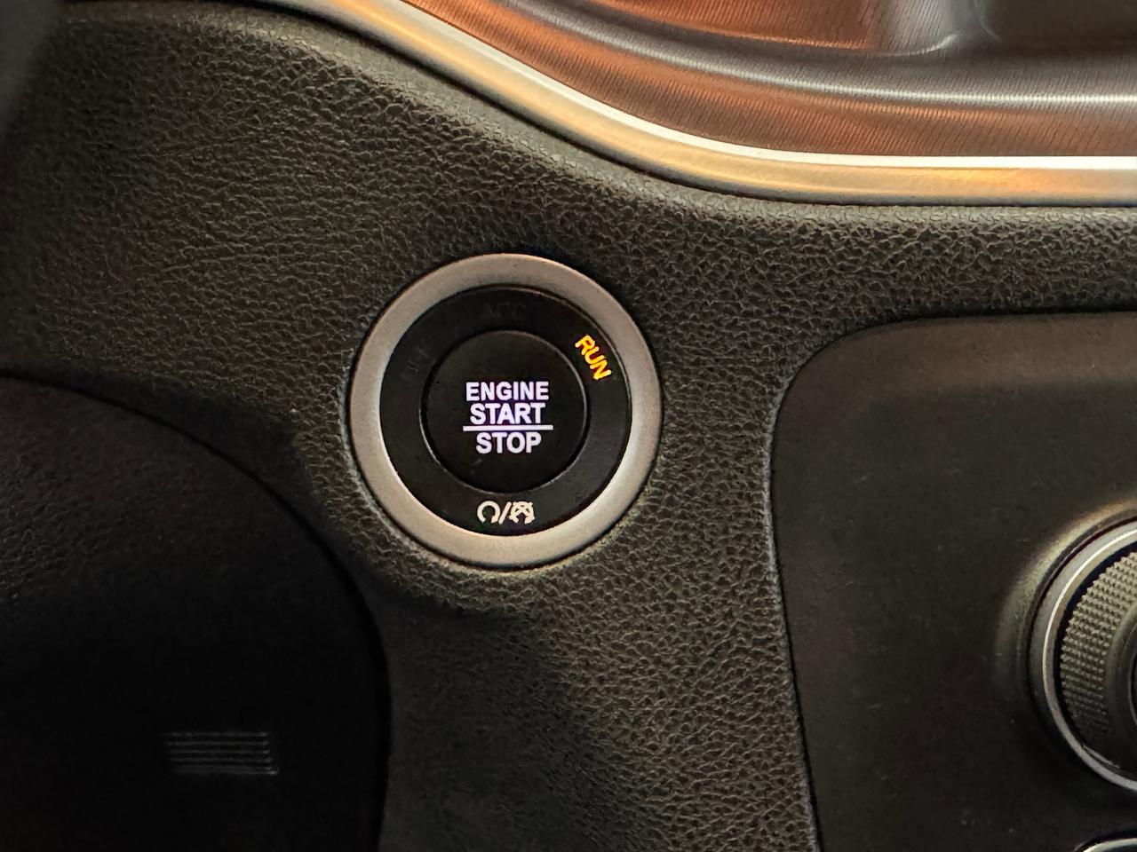 2019 Dodge Charger SXT+ApplePlay+Camera+CLEAN CARFAX Photo
