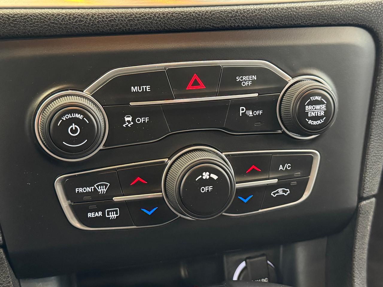 2019 Dodge Charger SXT+ApplePlay+Camera+CLEAN CARFAX Photo