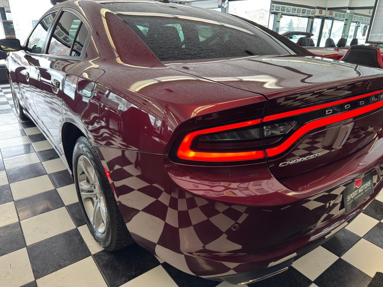 2019 Dodge Charger SXT+ApplePlay+Camera+CLEAN CARFAX Photo