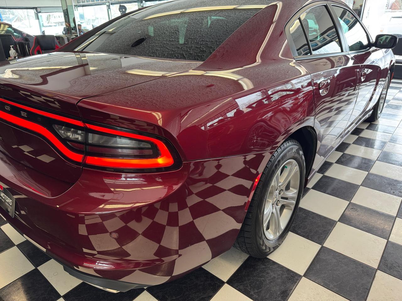 2019 Dodge Charger SXT+ApplePlay+Camera+CLEAN CARFAX Photo