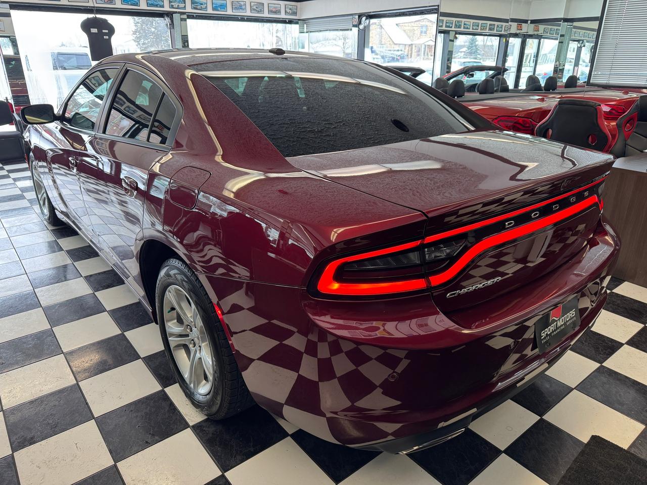 2019 Dodge Charger SXT+ApplePlay+Camera+CLEAN CARFAX Photo
