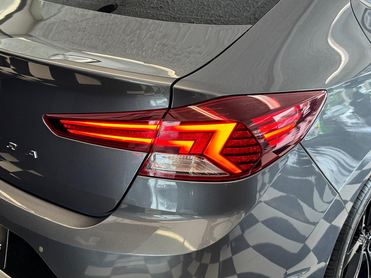 2020 Hyundai Elantra Ultimate+Adpative Cruise+GPS+Roof+GPS+New Tires Photo