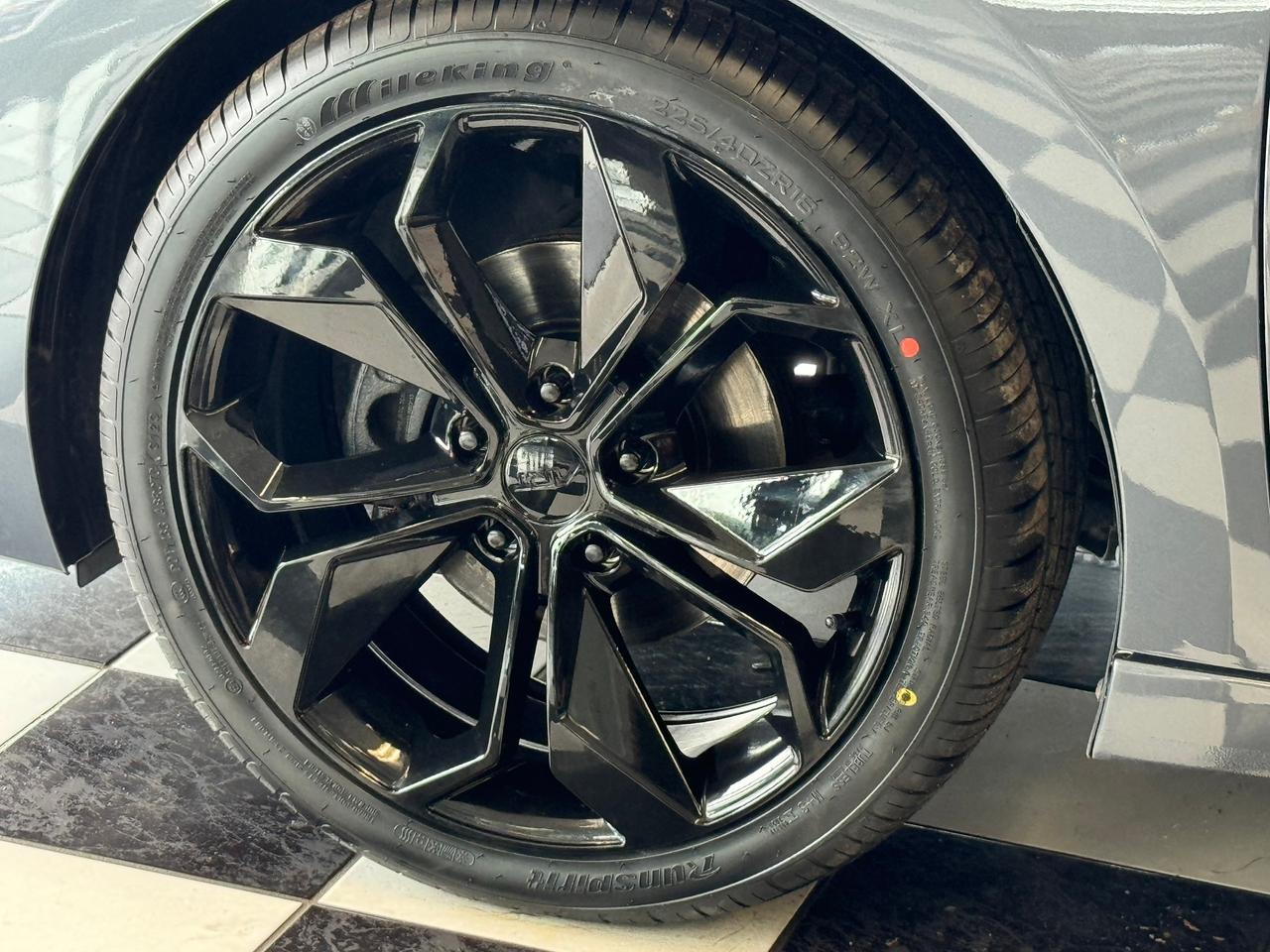 2020 Hyundai Elantra Ultimate+Adpative Cruise+GPS+Roof+GPS+New Tires Photo