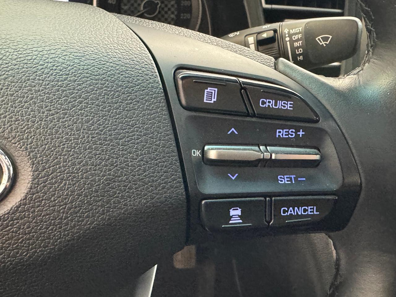 2020 Hyundai Elantra Ultimate+Adpative Cruise+GPS+Roof+GPS+New Tires Photo