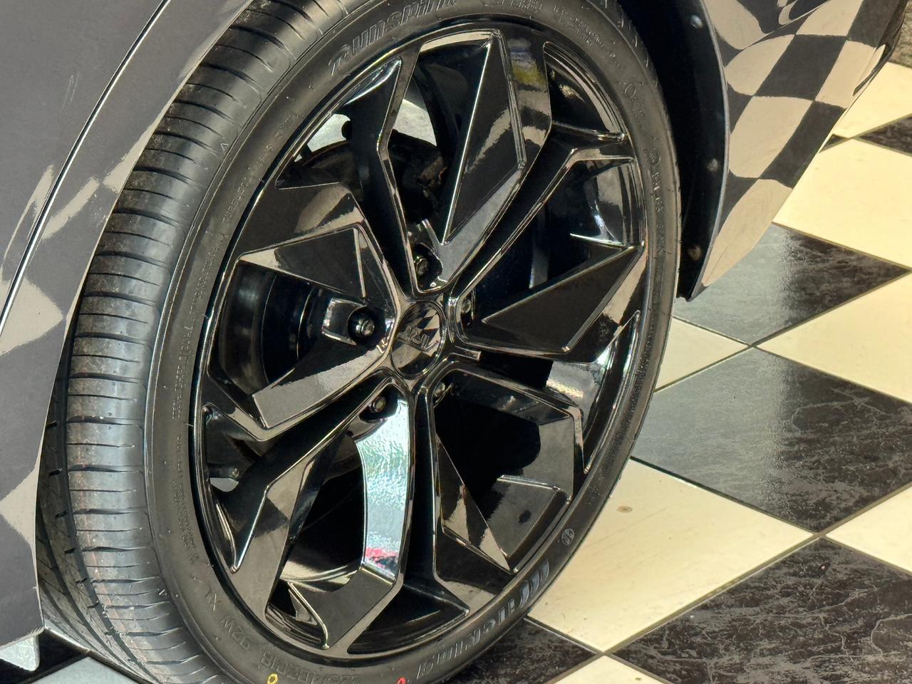 2020 Hyundai Elantra Ultimate+Adpative Cruise+GPS+Roof+GPS+New Tires Photo