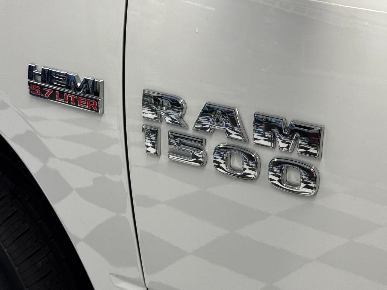 2017 RAM 1500 ST 5.7L V8 HEMI 4x4+Brand New Tires & Brakes+A/C Photo