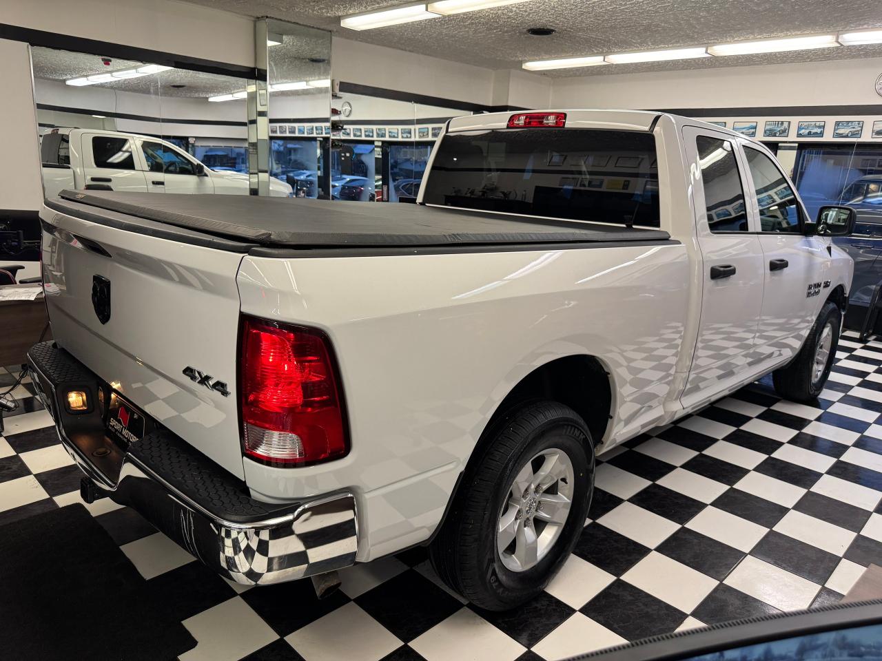 2017 RAM 1500 ST 5.7L V8 HEMI 4x4+Brand New Tires & Brakes+A/C Photo
