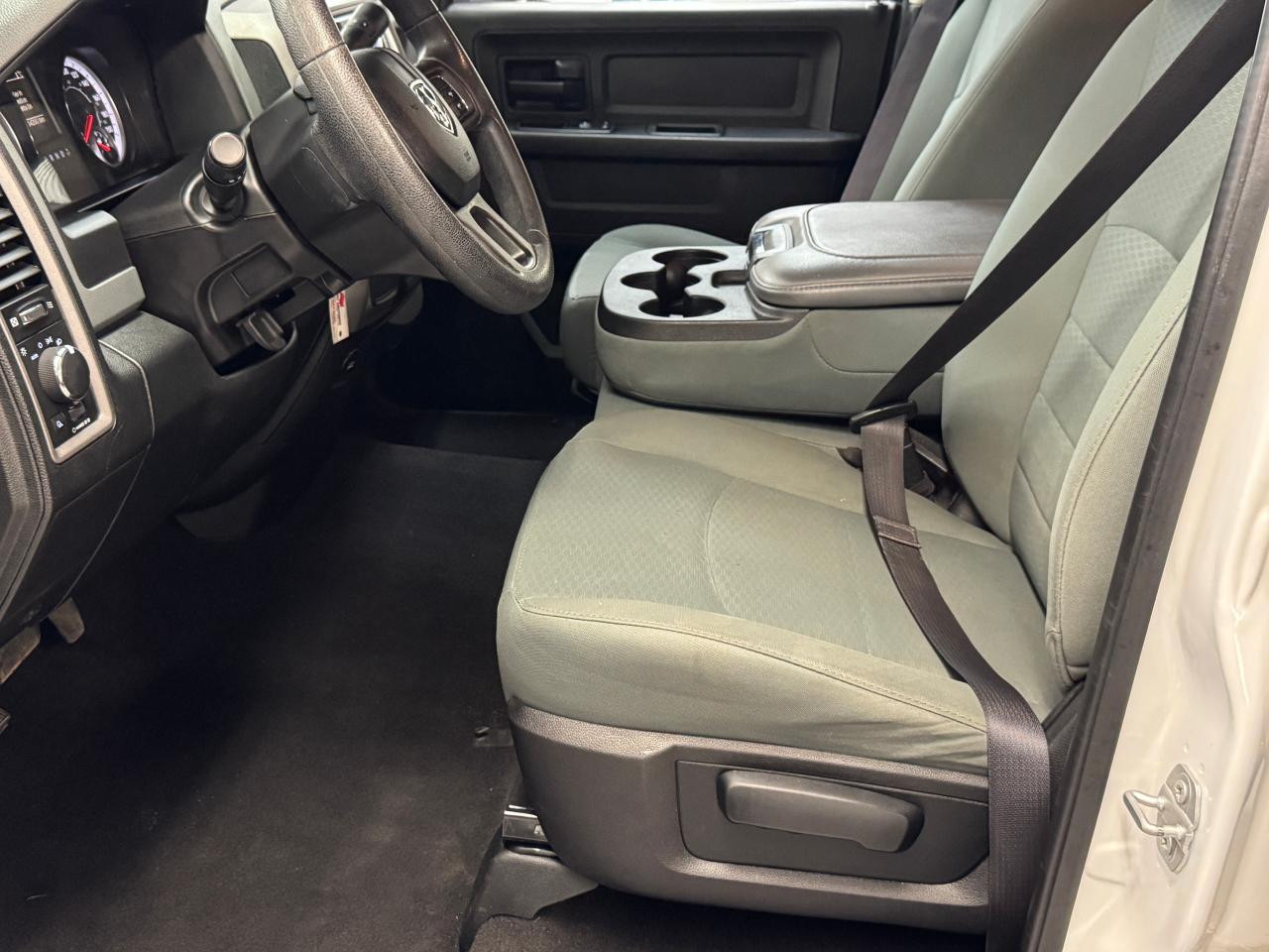 2017 RAM 1500 ST 5.7L V8 HEMI 4x4+Brand New Tires & Brakes+A/C Photo