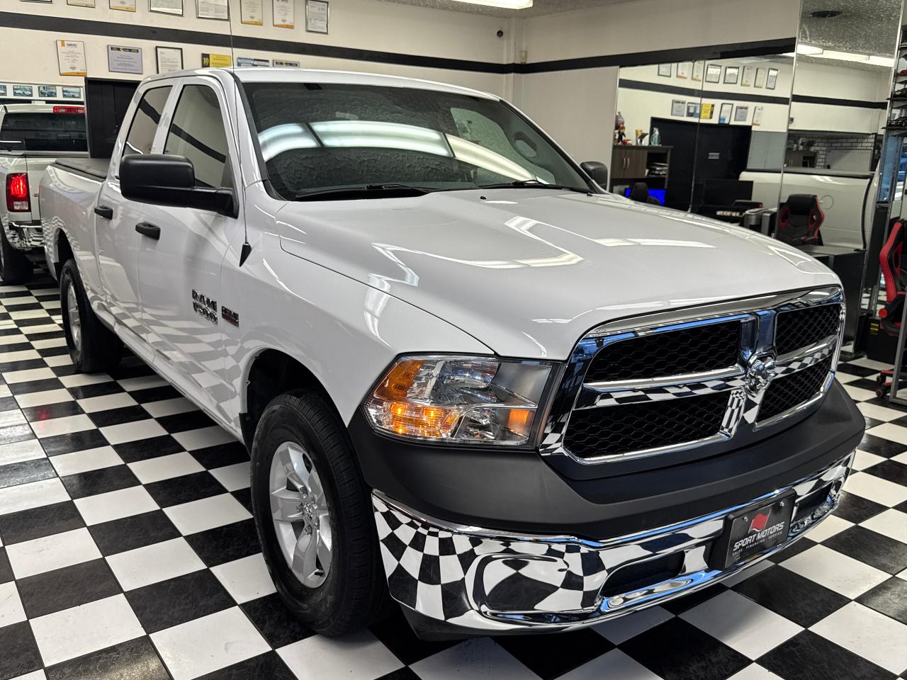 2017 RAM 1500 ST 5.7L V8 HEMI 4x4+Brand New Tires & Brakes+A/C Photo