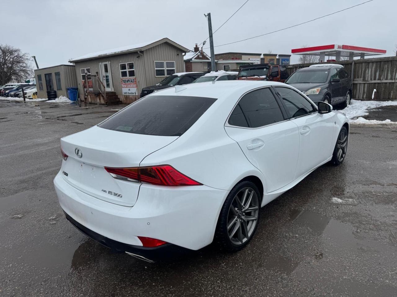 2018 Lexus IS 300 AWD, RED LEATHER, ONLY 99KMS, CERTIFIED - Photo #5