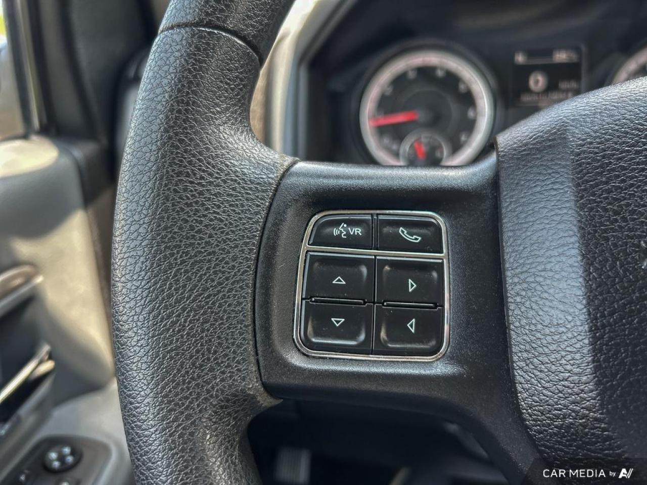 2020 RAM 1500 Classic EXPRESS / 4X2 / REG CAB / SHORT BOX / NO ACCIDENTS - Photo #14