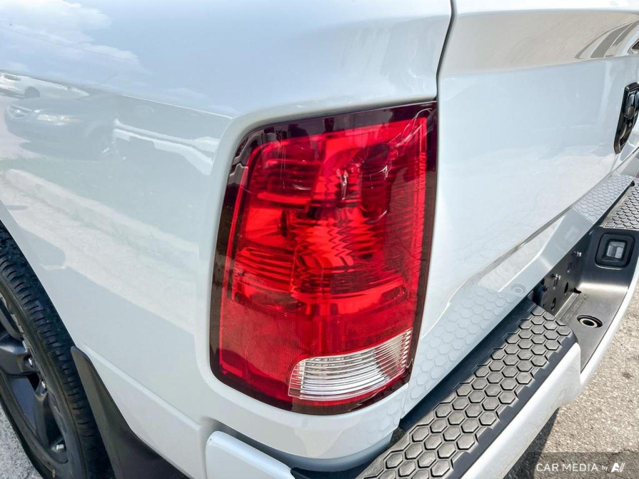 2020 RAM 1500 Classic EXPRESS / 4X2 / REG CAB / SHORT BOX / NO ACCIDENTS - Photo #8