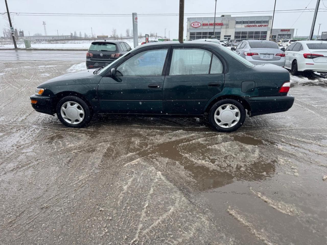 1997 Toyota Corolla DX, AUTO, ONLY 111KMS, RUNS GREAT, RELIABLE, AS IS - Photo #2