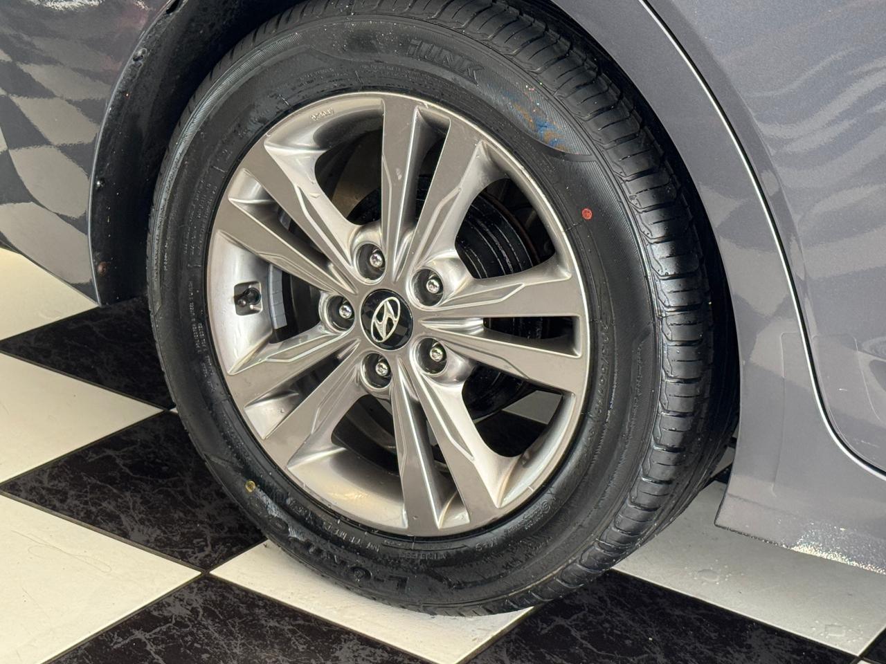 2018 Hyundai Elantra GL+New Tire+Brakes+Camera+ApplePlay+CLEAN CARFAX - Photo #51