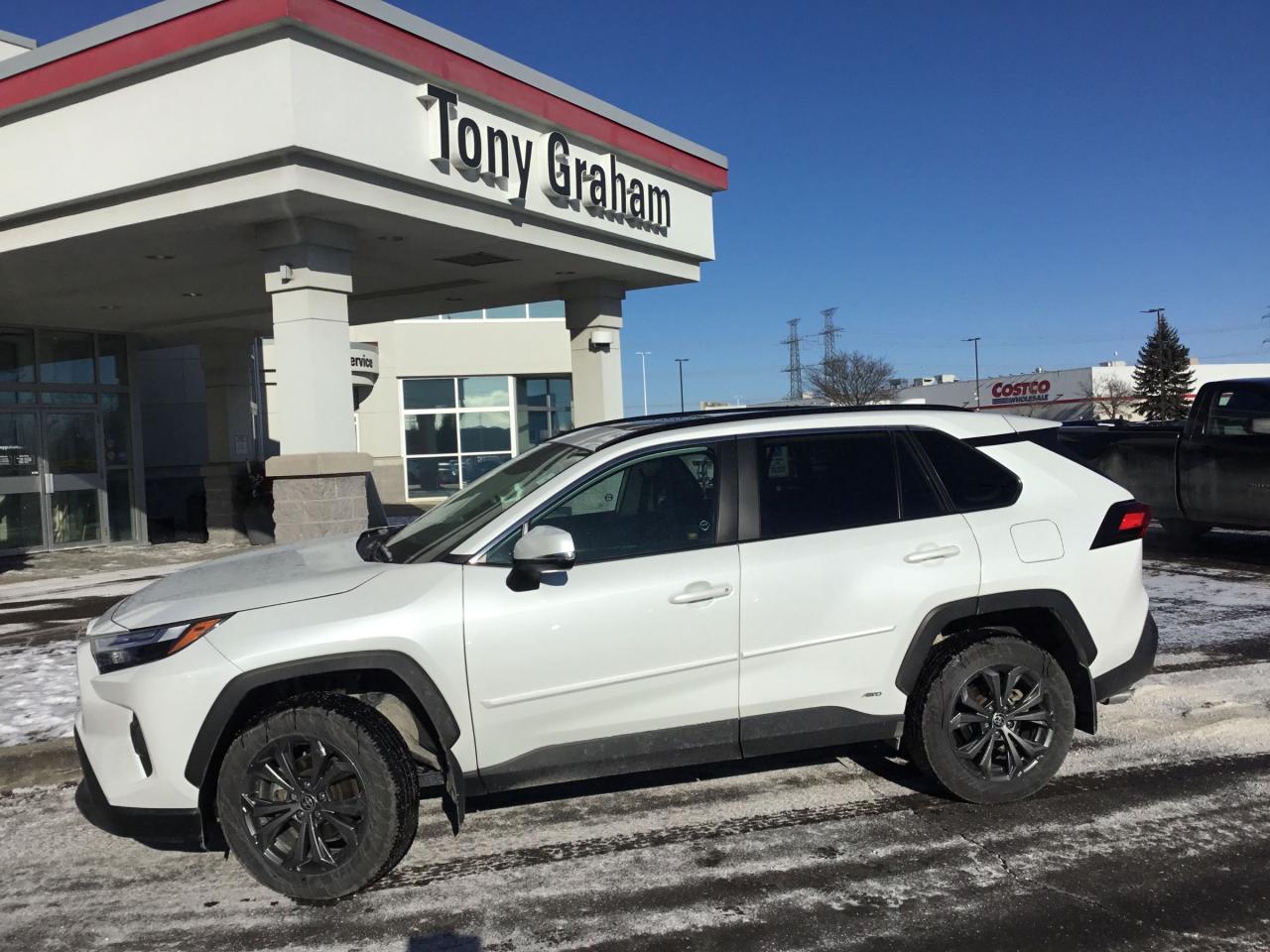 Used 2024 Toyota RAV4 Hybrid XLE for sale in Ottawa, ON