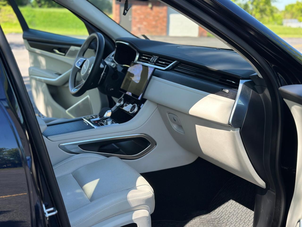 2021 Jaguar F-PACE P250 S - Photo #11
