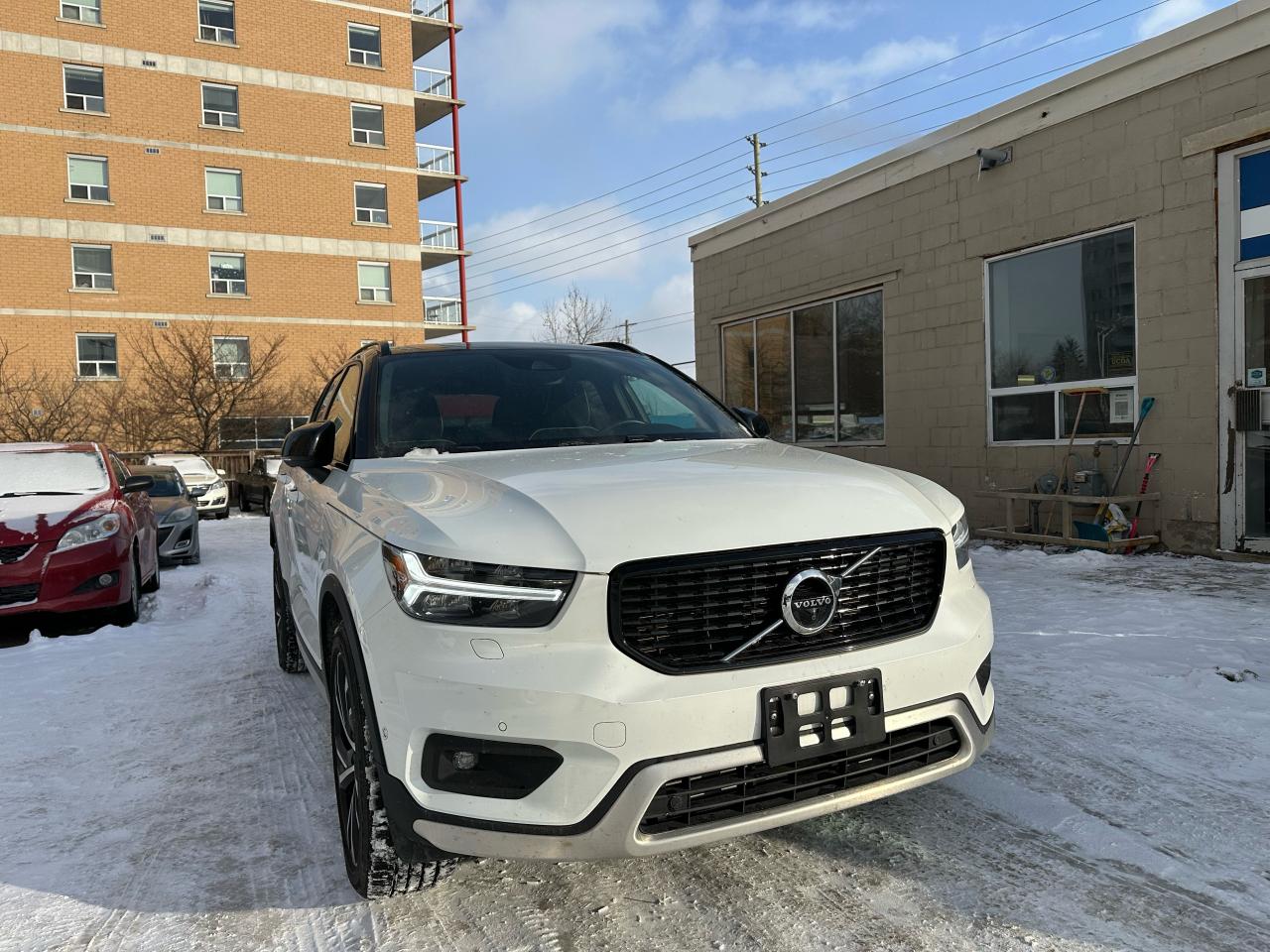 Used 2019 Volvo XC40 T5 AWD R-Design for sale in Waterloo, ON