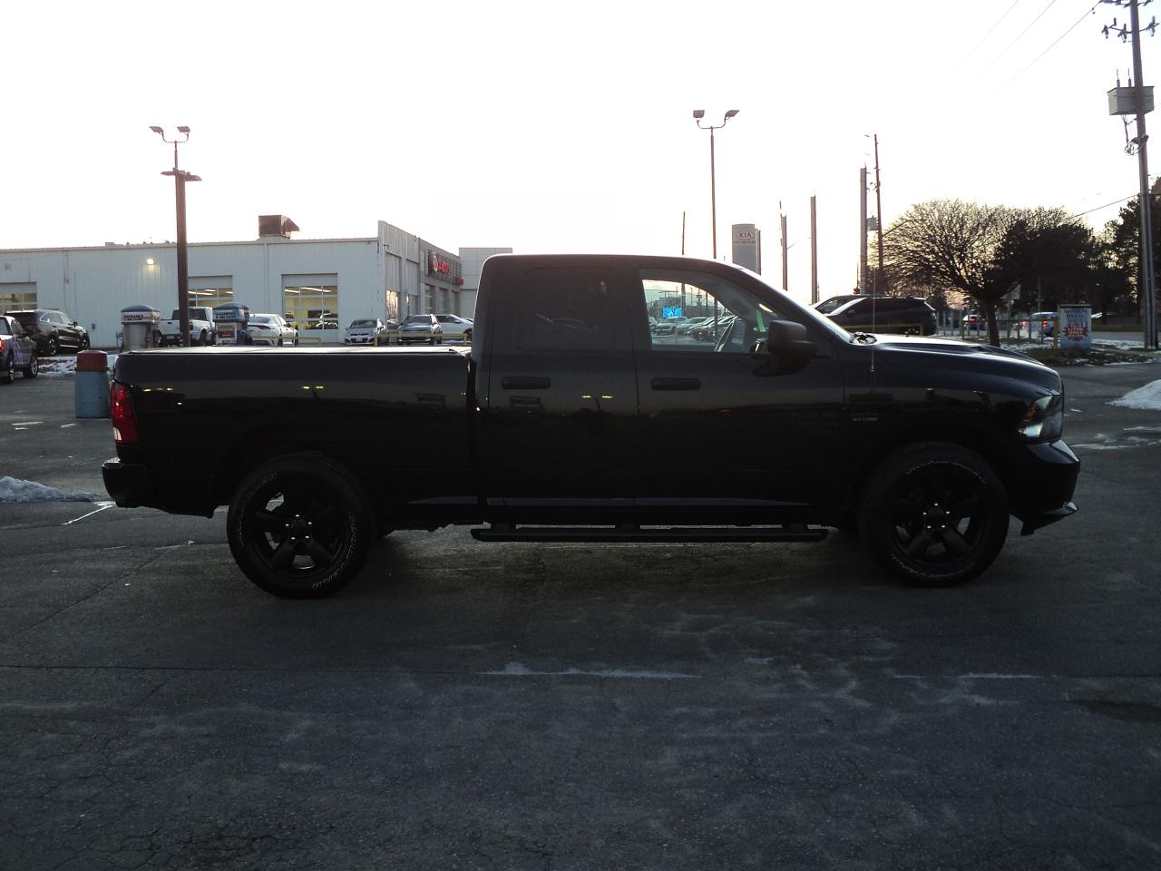 2022 RAM 1500 Classic Express QuadCab4x4 5.7L8cylHemi 6'4"BoxRemoteStart - Photo #7