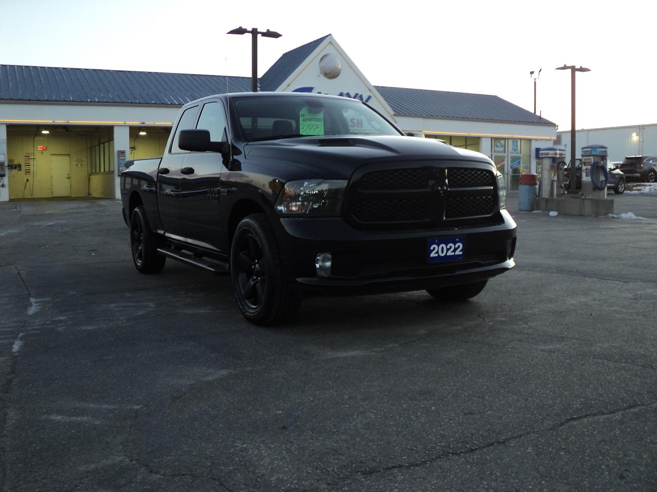 2022 RAM 1500 Classic Express QuadCab4x4 5.7L8cylHemi 6'4"BoxRemoteStart - Photo #5