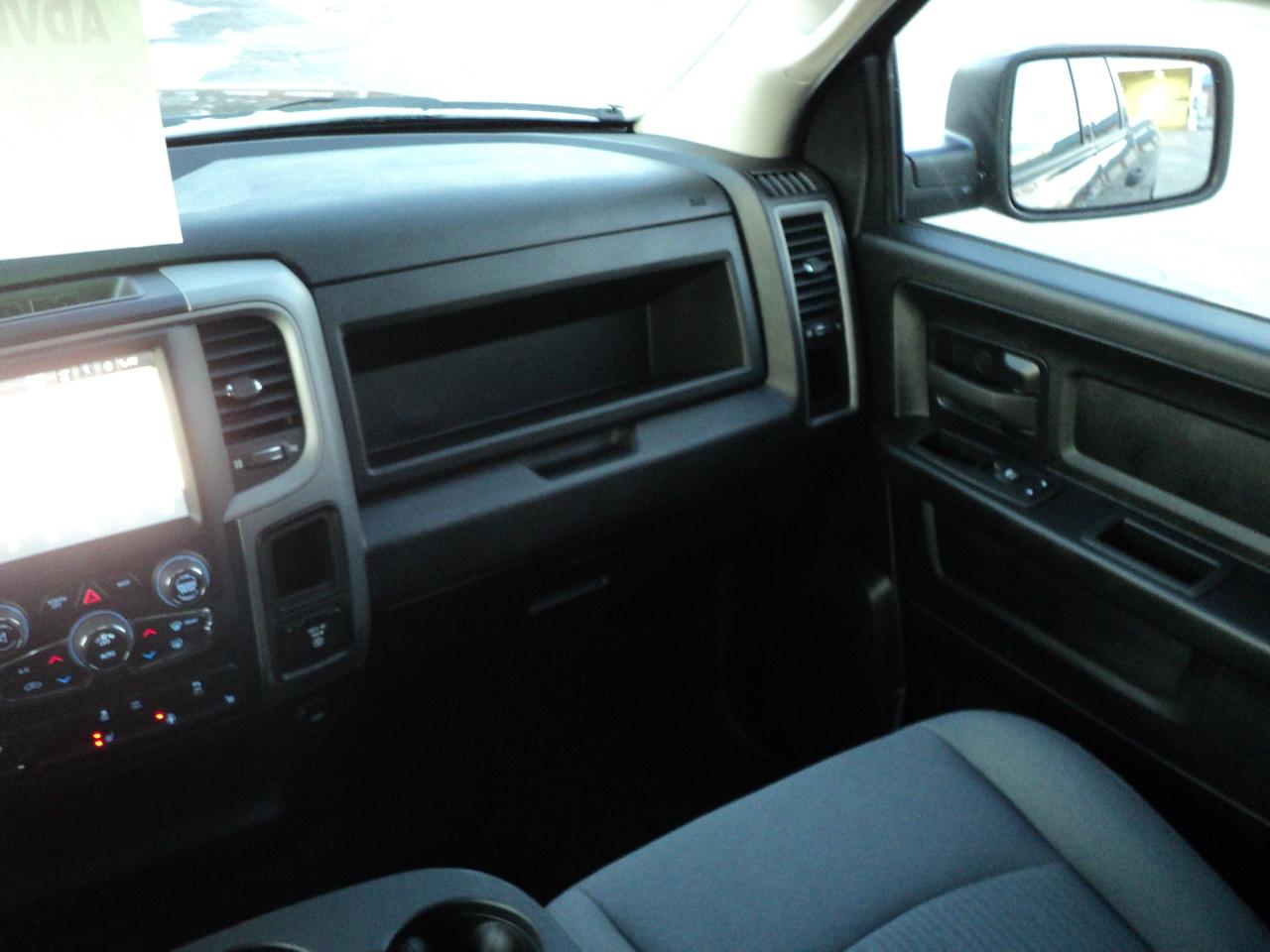2022 RAM 1500 Classic Express QuadCab4x4 5.7L8cylHemi 6'4"BoxRemoteStart - Photo #17
