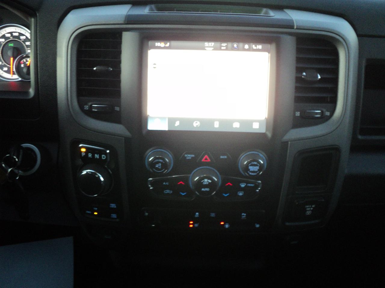 2022 RAM 1500 Classic Express QuadCab4x4 5.7L8cylHemi 6'4"BoxRemoteStart - Photo #18