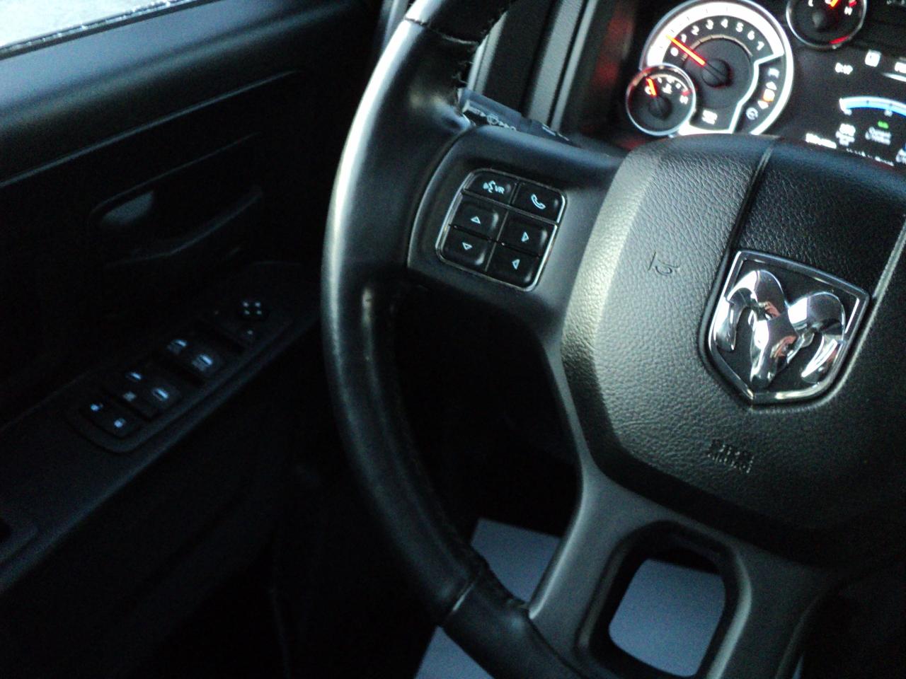 2022 RAM 1500 Classic Express QuadCab4x4 5.7L8cylHemi 6'4"BoxRemoteStart - Photo #22