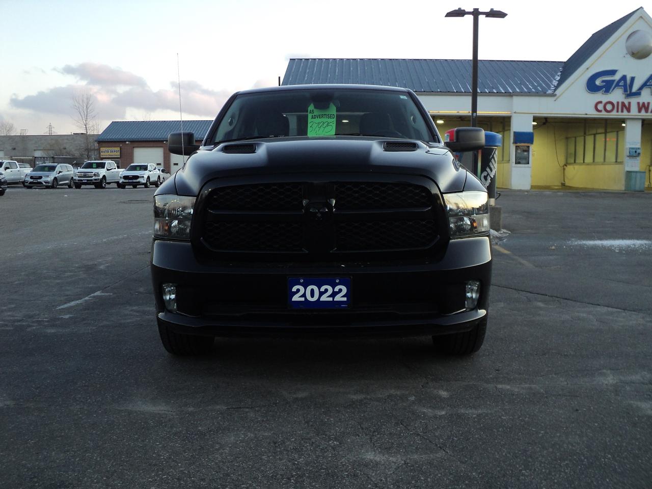 2022 RAM 1500 Classic Express QuadCab4x4 5.7L8cylHemi 6'4"BoxRemoteStart - Photo #3