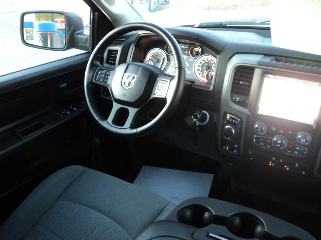 2022 RAM 1500 Classic Express QuadCab4x4 5.7L8cylHemi 6'4"BoxRemoteStart - Photo #15