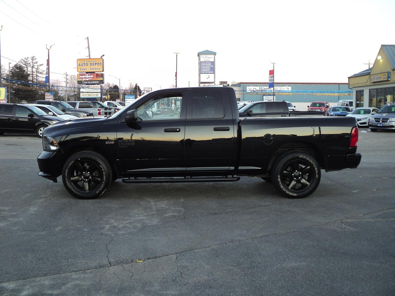 2022 RAM 1500 Classic Express QuadCab4x4 5.7L8cylHemi 6'4"BoxRemoteStart - Photo #6