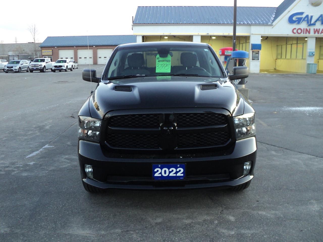 2022 RAM 1500 Classic Express QuadCab4x4 5.7L8cylHemi 6'4"BoxRemoteStart - Photo #4
