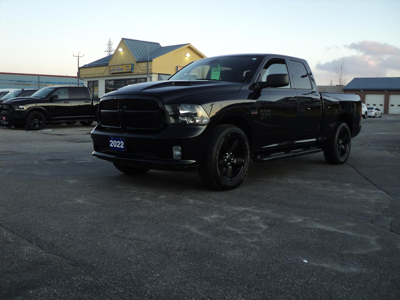 Used 2022 RAM 1500 Classic Express QuadCab4x4 5.7L8cylHemi 6'4