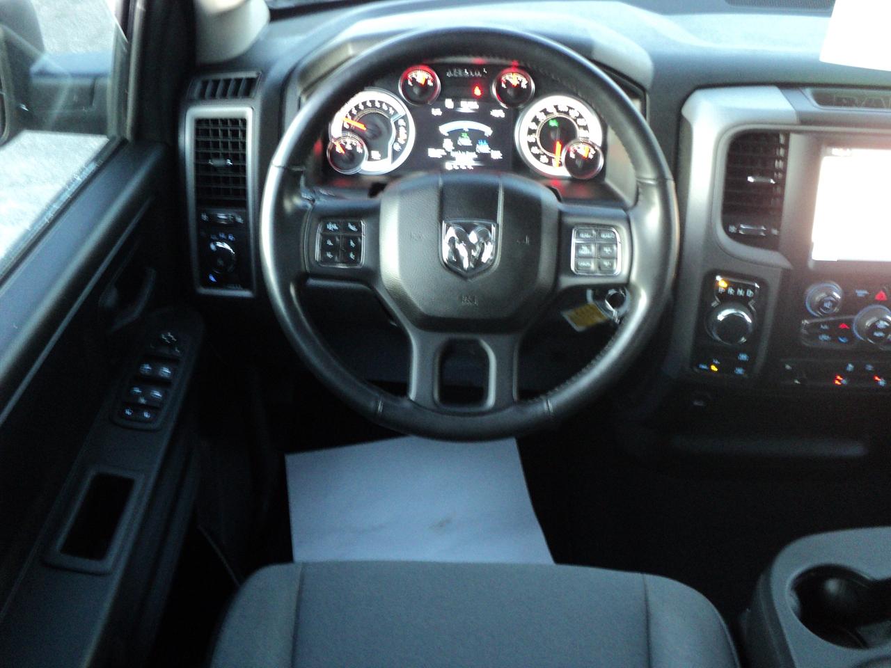 2022 RAM 1500 Classic Express QuadCab4x4 5.7L8cylHemi 6'4"BoxRemoteStart - Photo #14