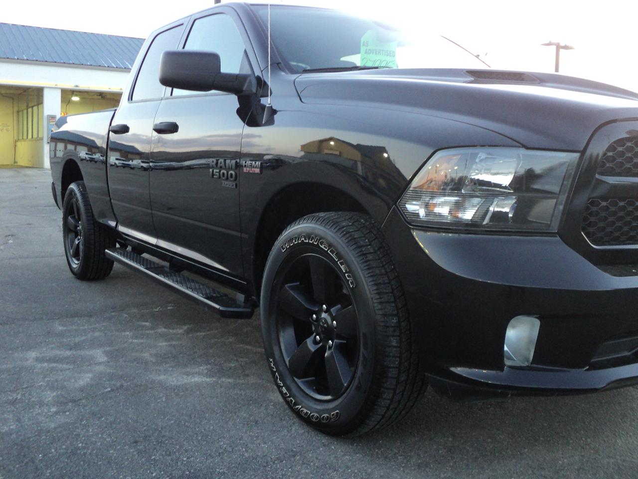 2022 RAM 1500 Classic Express QuadCab4x4 5.7L8cylHemi 6'4"BoxRemoteStart - Photo #12