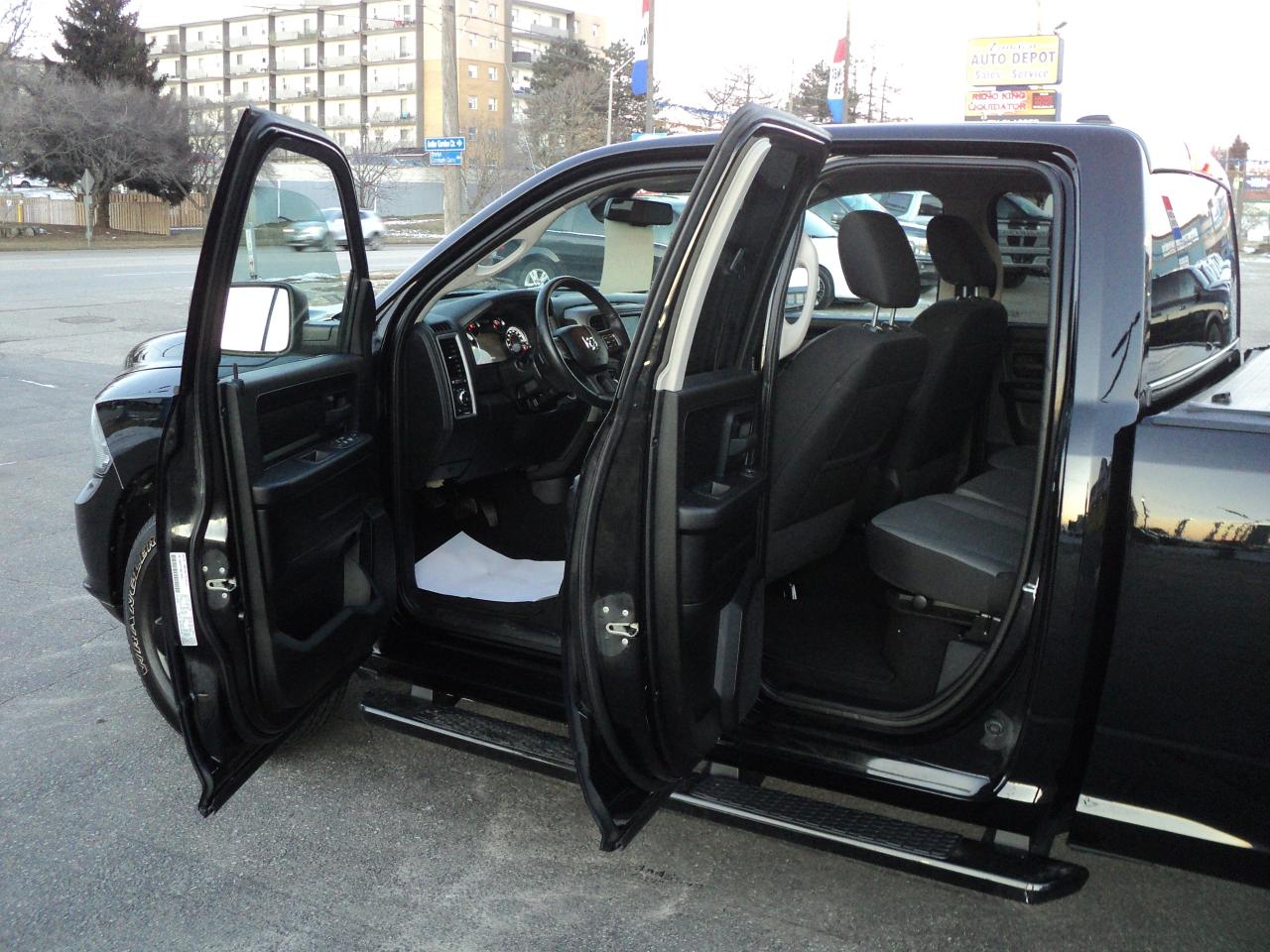 2022 RAM 1500 Classic Express QuadCab4x4 5.7L8cylHemi 6'4"BoxRemoteStart - Photo #10