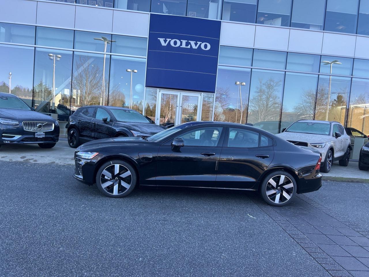 New 2025 Volvo S60 Plug-In Hybrid T8 AWD Ultra Dark Theme for sale in Surrey, BC