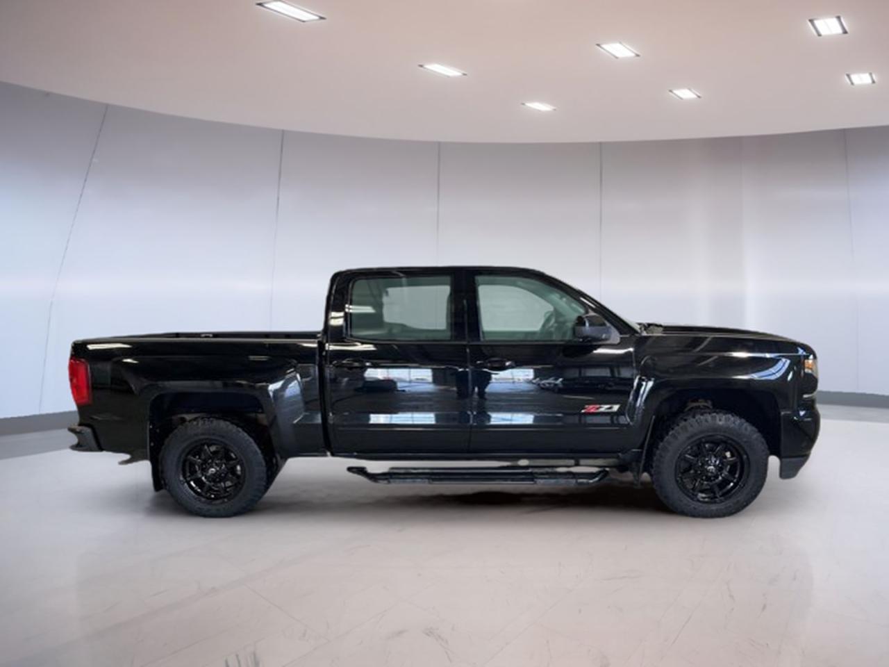 Used 2017 Chevrolet Silverado 1500 Crew Cab Short Box 4-Wheel Drive LTZ w/1LZ for sale in Moose Jaw, SK