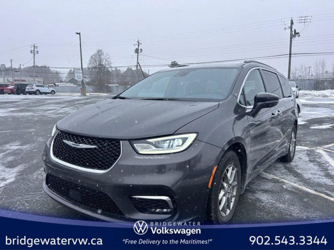 Used 2022 Chrysler Pacifica Touring for sale in Hebbville, NS