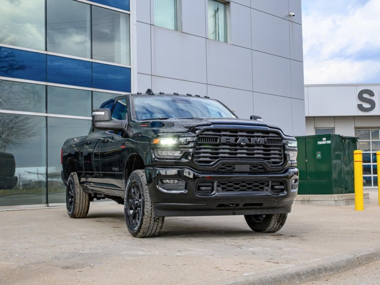 2025 RAM 2500 Big Horn Photo