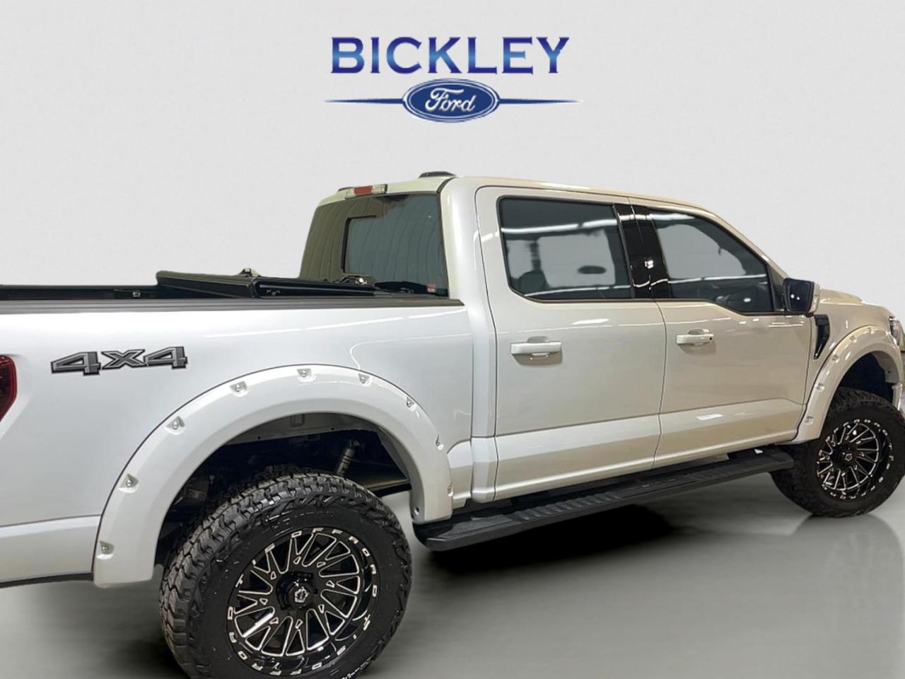 2025 Ford F-150 Lariat Photo2