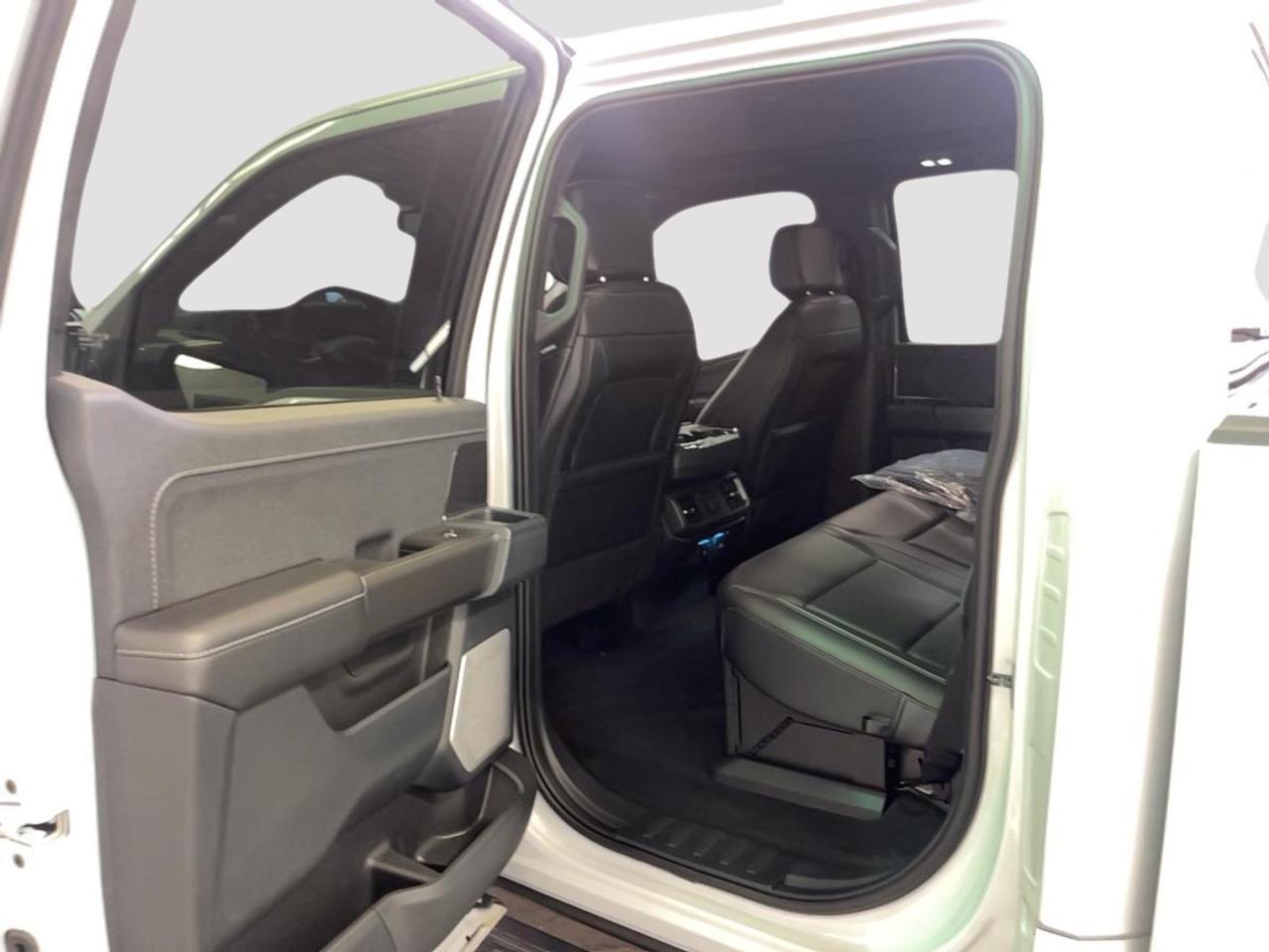 2025 Ford F-150 Lariat Photo