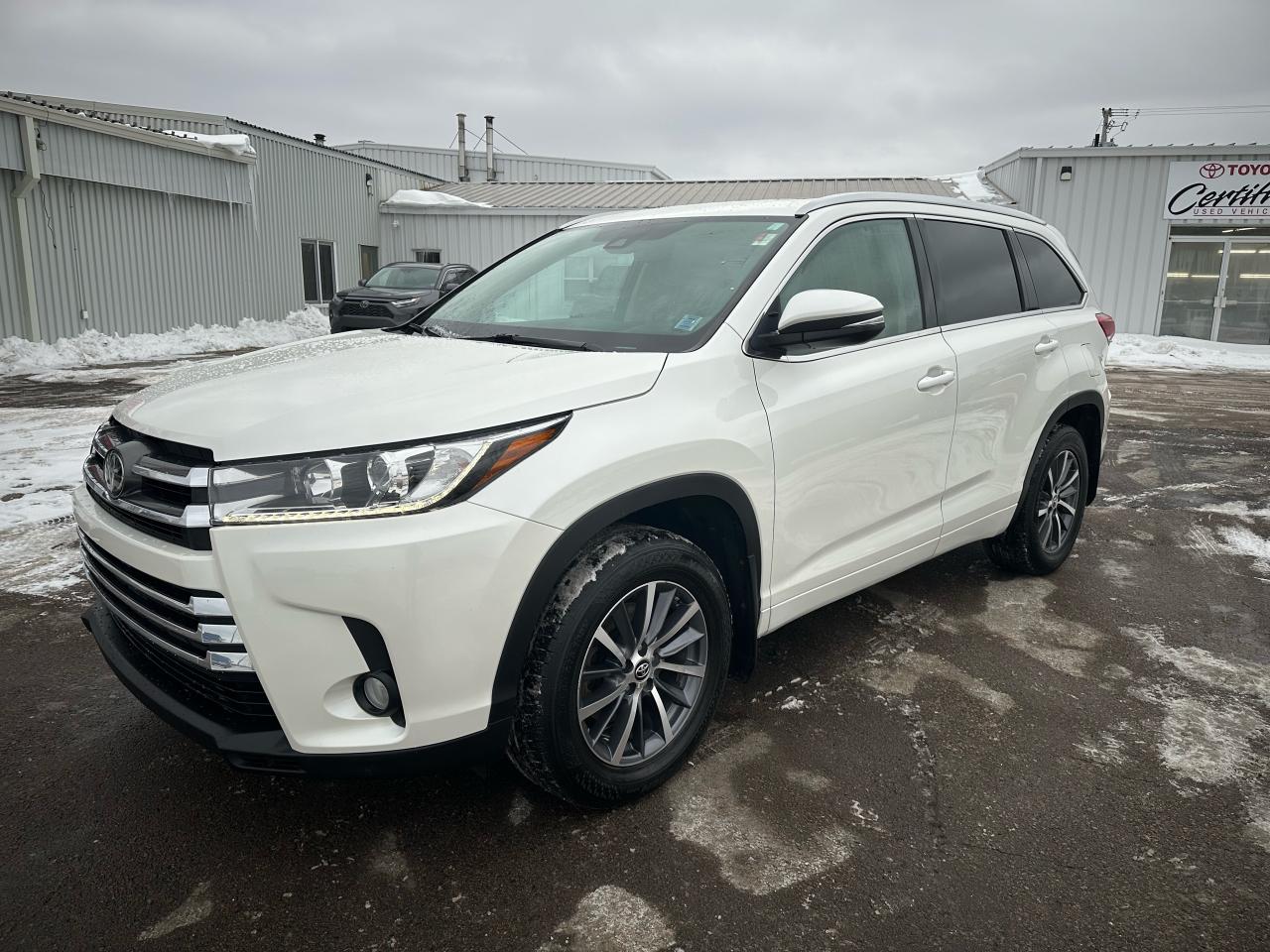 2017 Toyota Highlander XLE Photo0