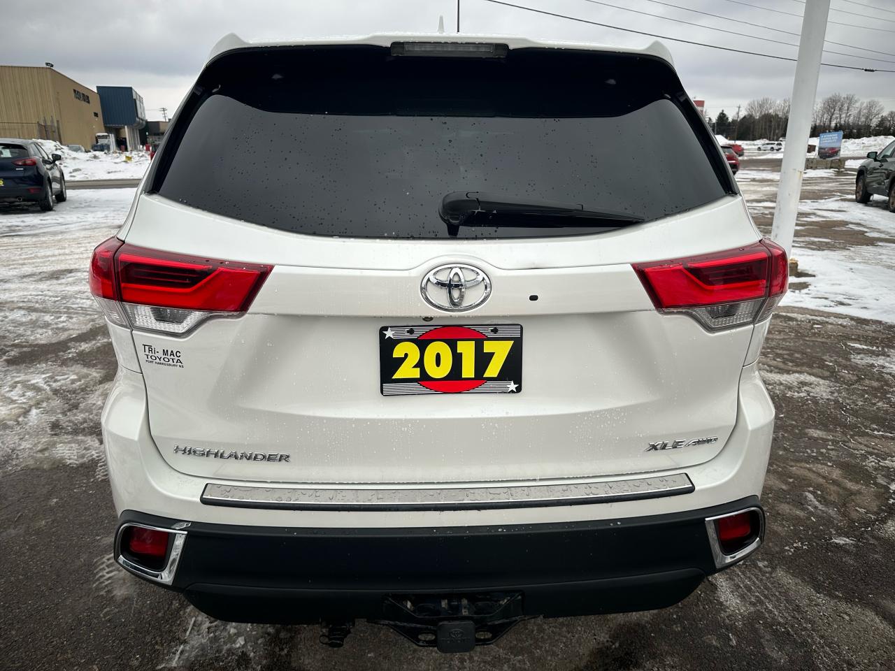 2017 Toyota Highlander XLE Photo4