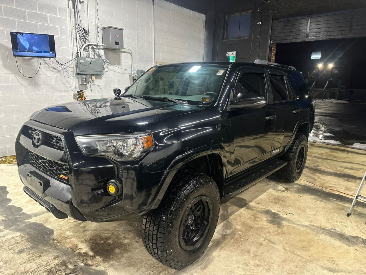 Used 2016 Toyota 4Runner SR5/7PASS/LIFTED SUSPENSION/NO ACCIDENTS for sale in Concord, ON