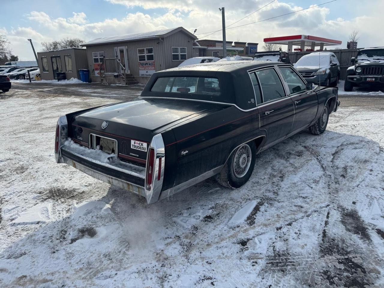 1988 Cadillac Brougham RUNS GOOD, SOLID CAR, AS IS - Photo #5