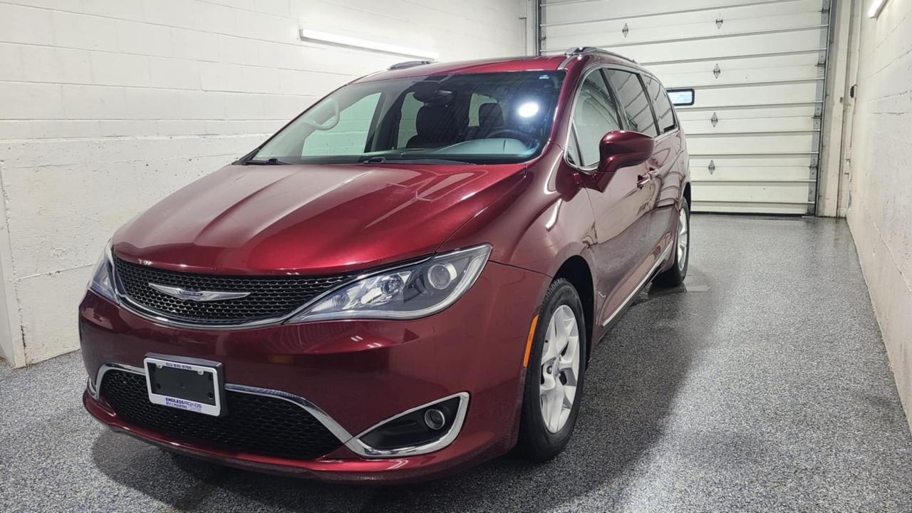 Used 2017 Chrysler Pacifica Touring-L Plus for sale in Cornwall, ON