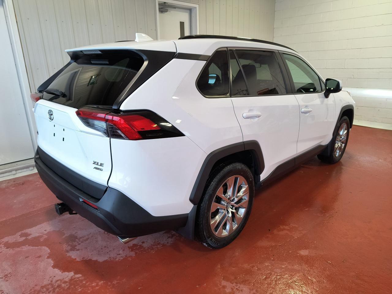 2020 Toyota RAV4 XLE AWD Photo2