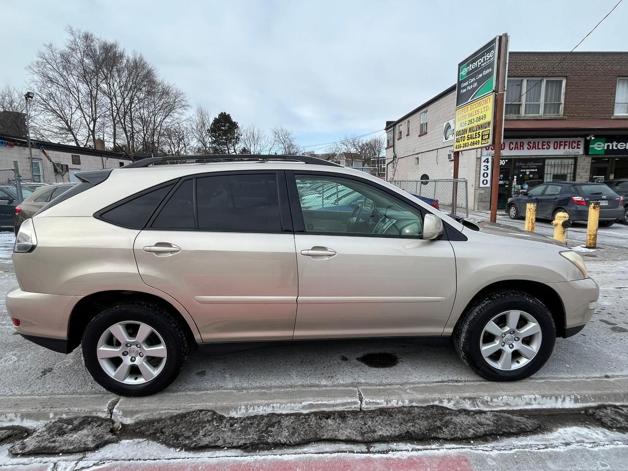 2004 Lexus RX 330 4dr SUV - Leather - Power Seats - Cruise Control Photo4